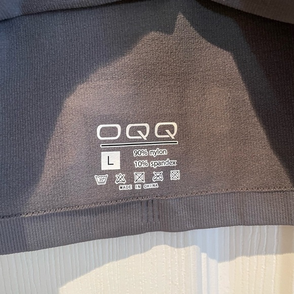 Long sleeved gray crop top - Picture 2 of 3